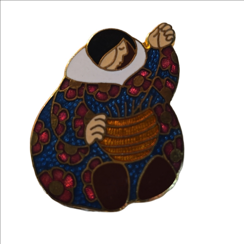 Alaska Artist Barbara Lavallee Enamel Eskimo Cloisonné Brooch Pin